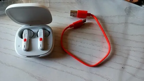JBL Wave 300TWS: auricolari true wireless che esaltano il suono
